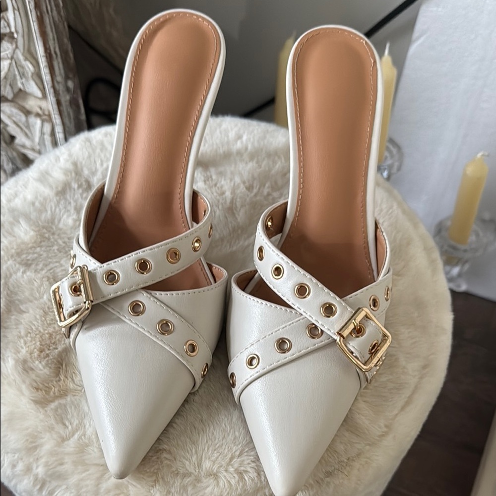 Elegant Cream Women's Mules with Gold Accents new with out the box